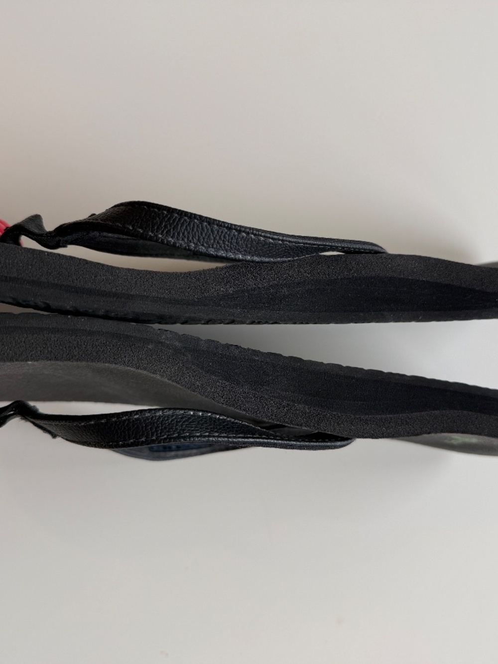 Sanuk Yoga Joy flip flop, black, women's size 9 - Picture 3 of 4
